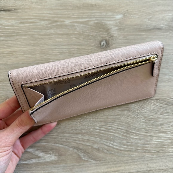 Michael Kors Blush Wallet - Picture 7 of 9
